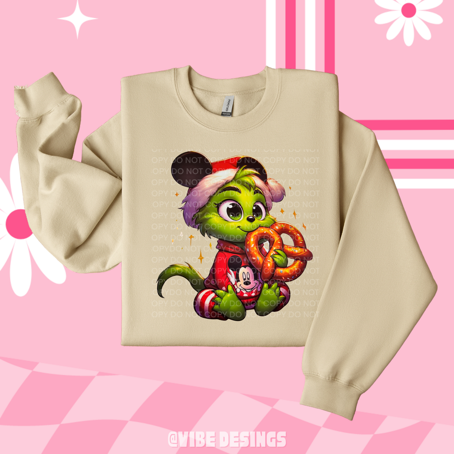 ****Mouse Snack Crewneck***