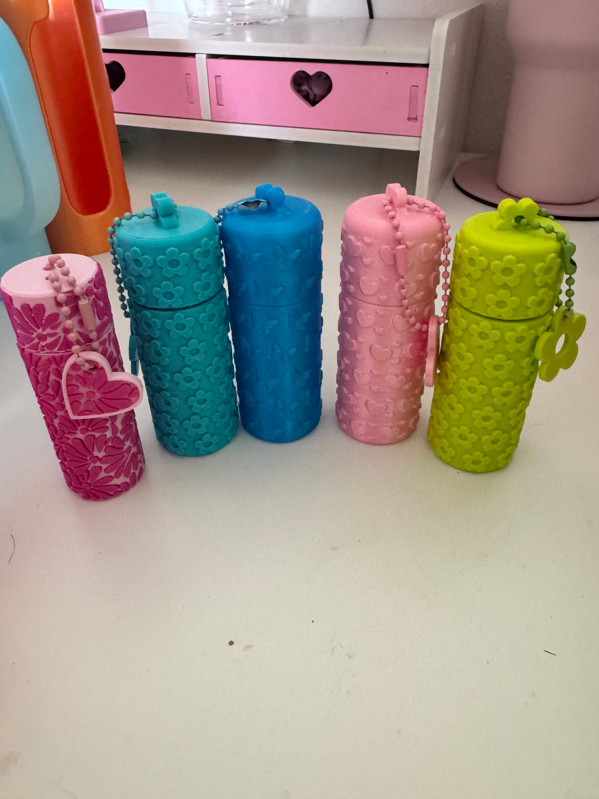 Pack of mix lip Holder